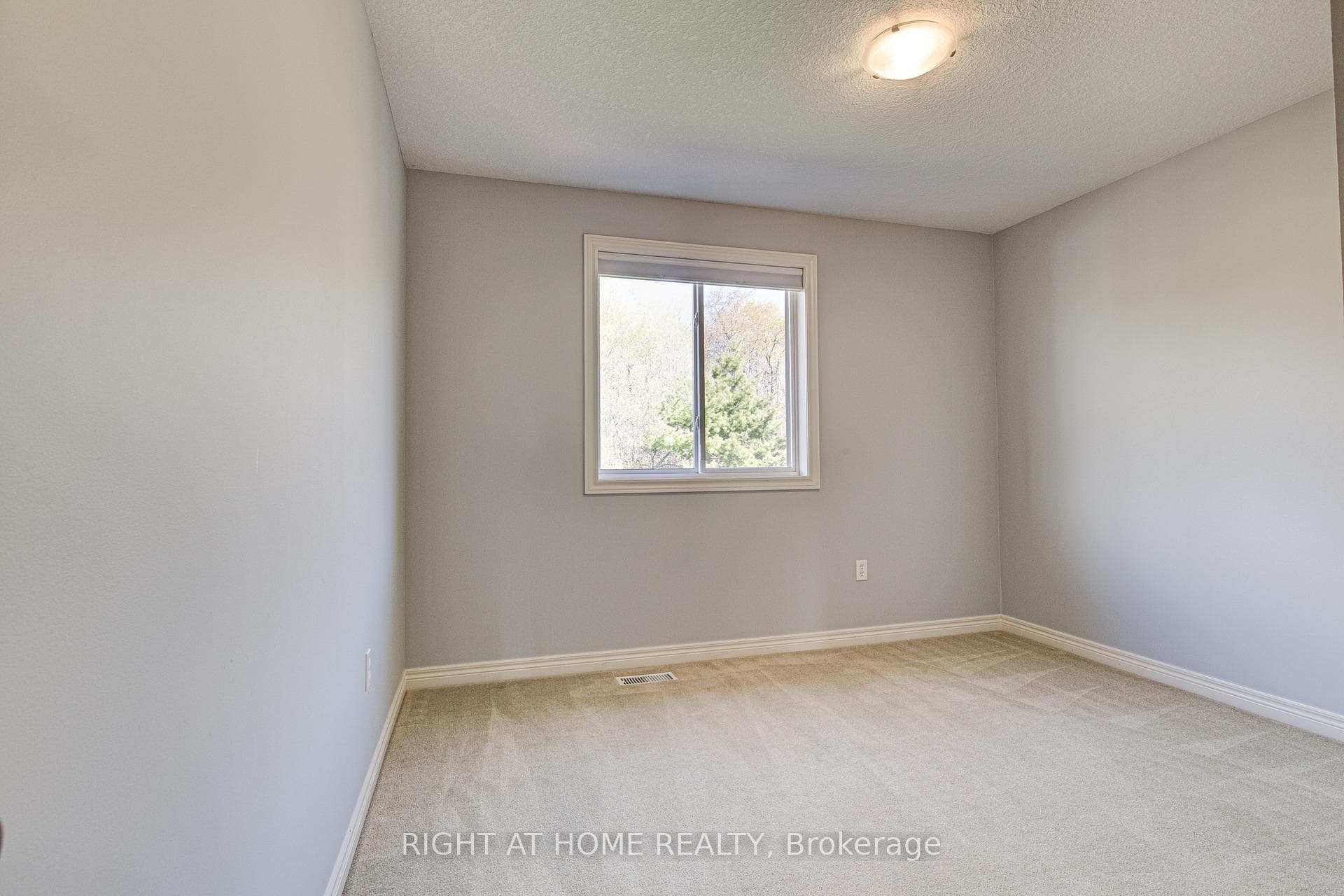 46 McArthur Drive photo 27