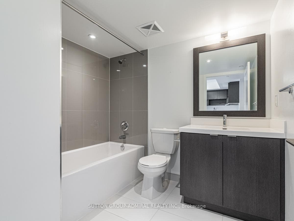 7 Mabelle Avenue Unit 301 photo 19