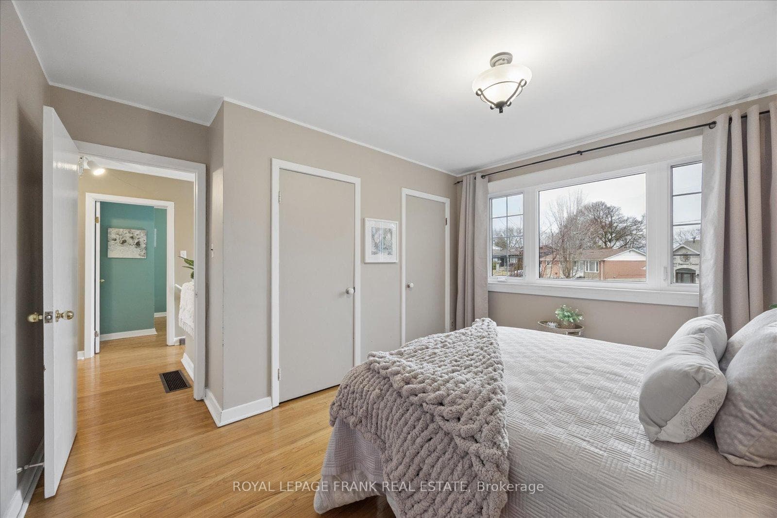 923 Greenwood Crescent photo 32