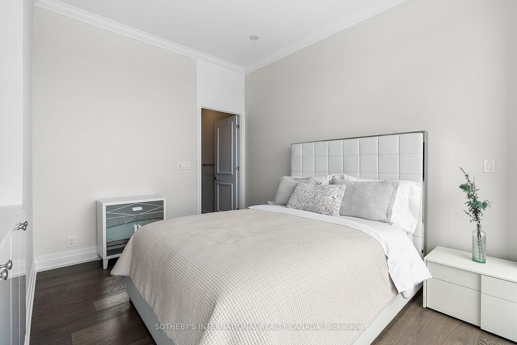 6 Parkwood Avenue Unit 901 photo 24