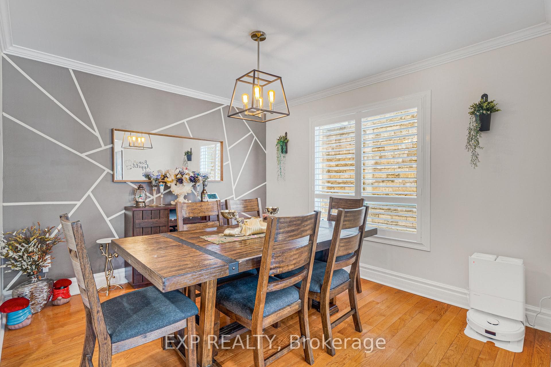 1193 Barr Crescent photo 11