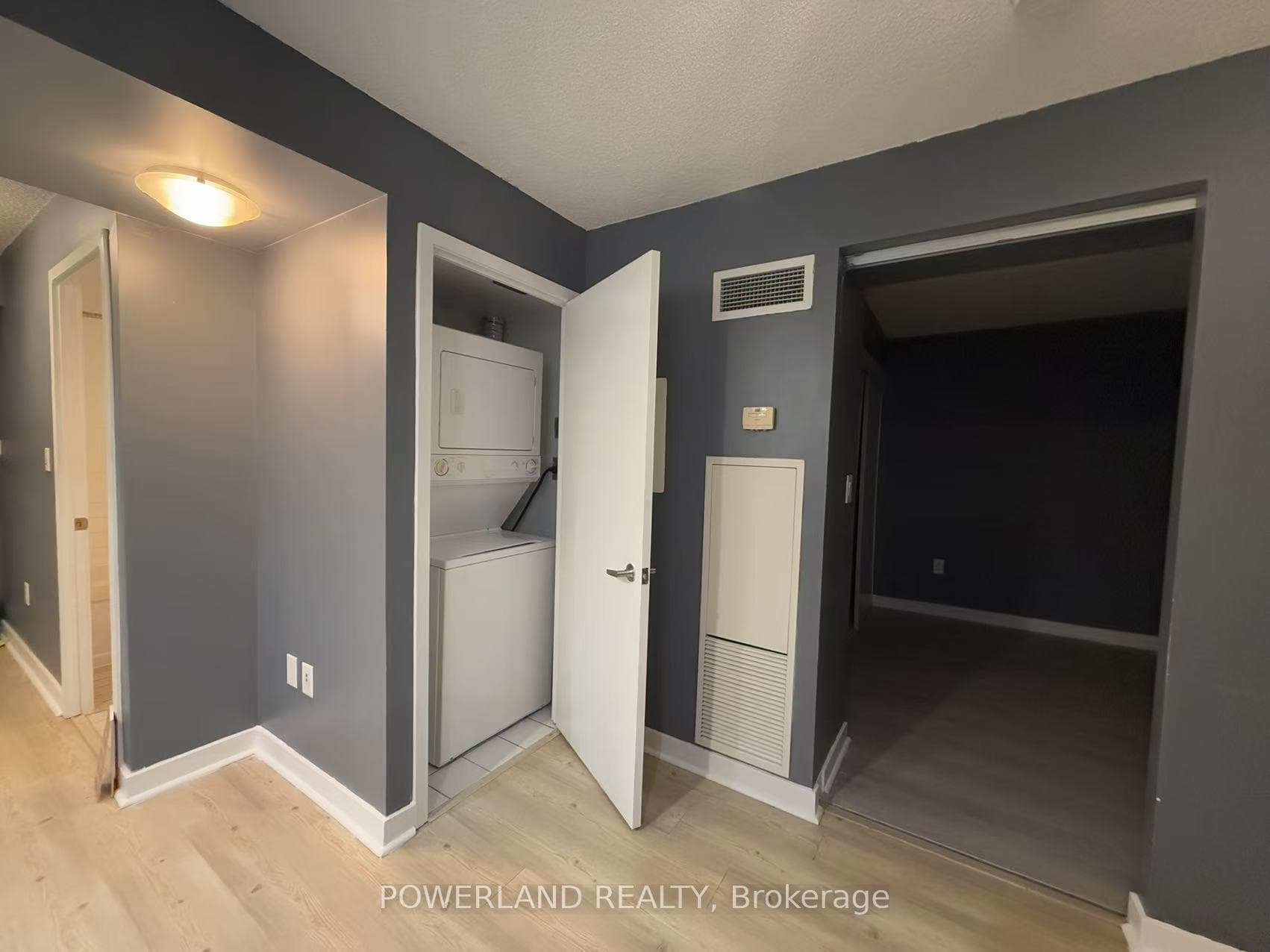 25 Telegram Mews Unit 5001 photo 4