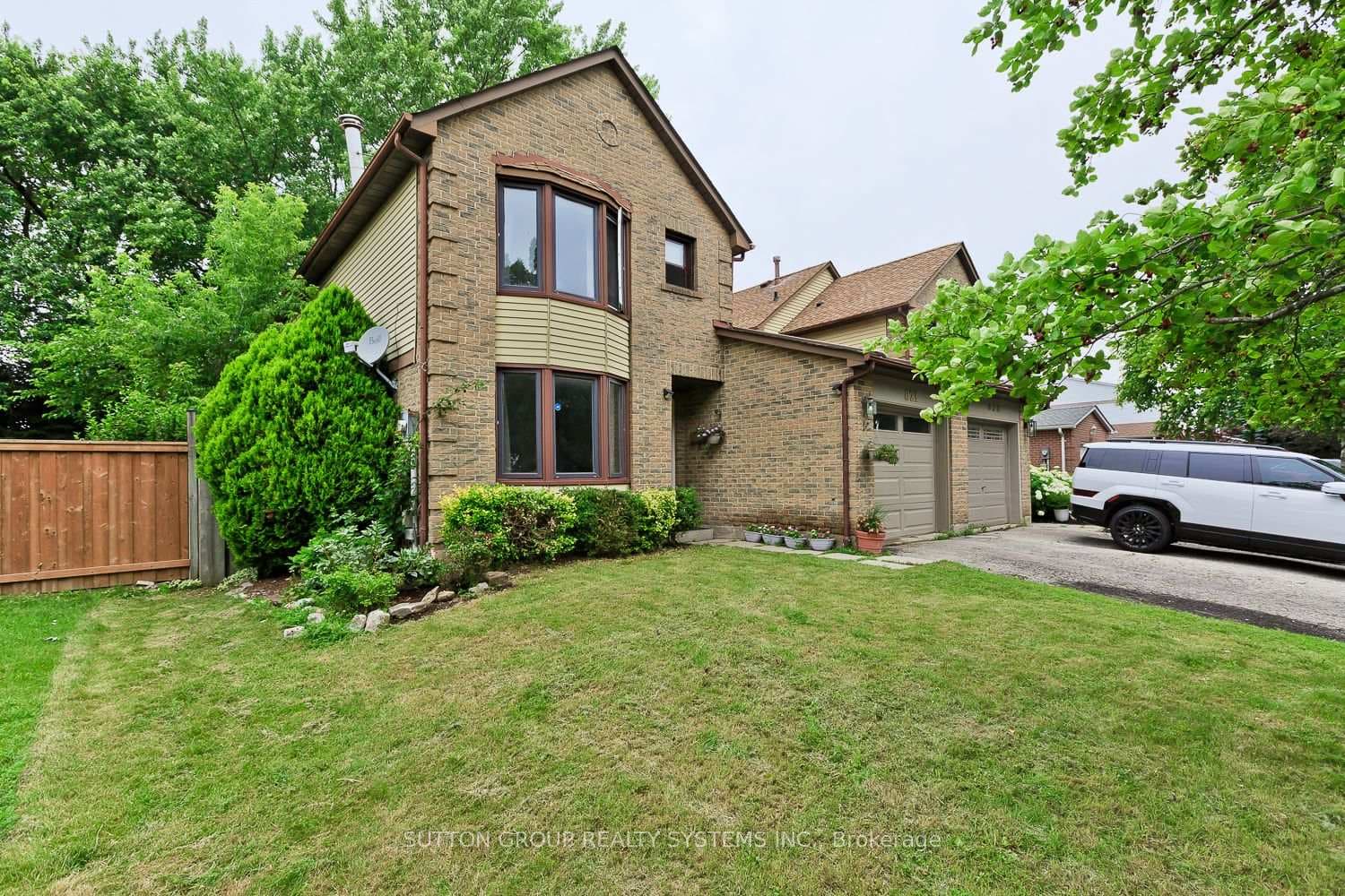 821 Laurier Avenue photo 3