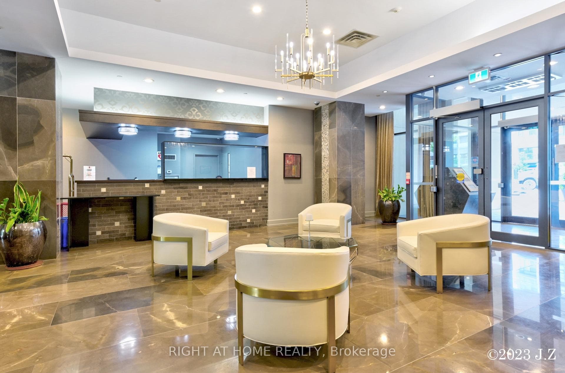650 Sheppard Avenue Unit PH15 photo 28