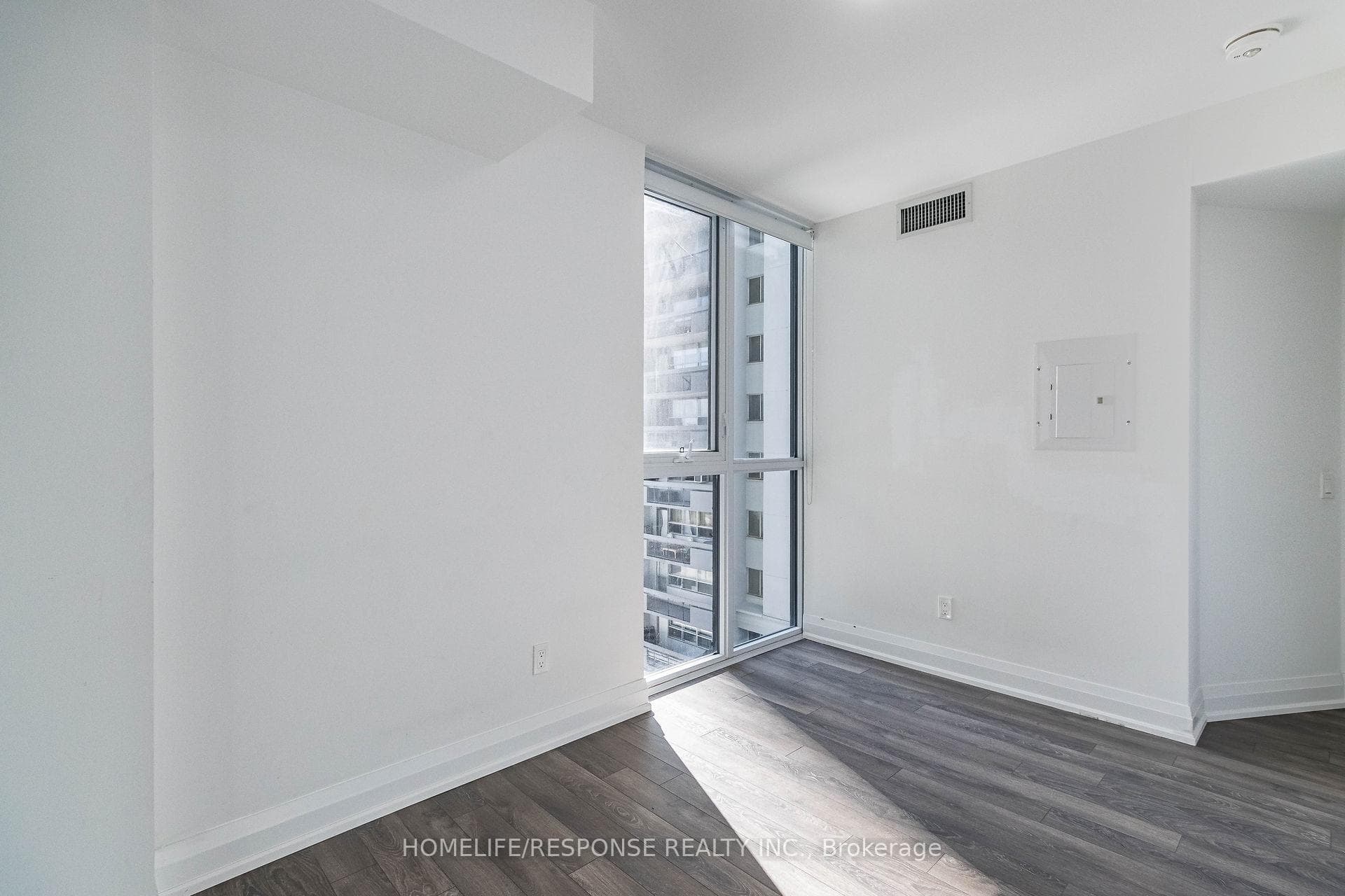 1461 LAWRENCE Avenue Unit 501 photo 25