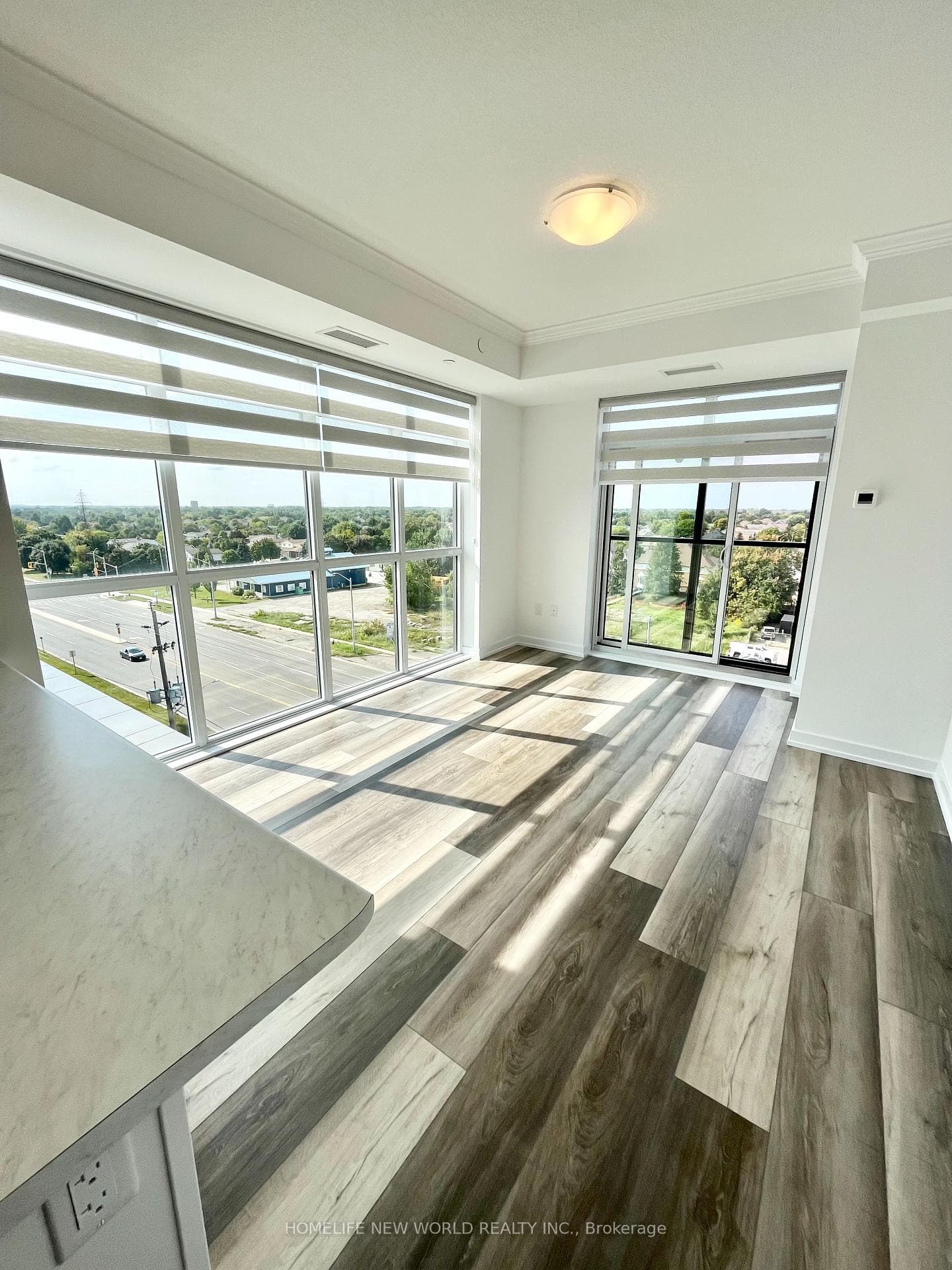 460 Dundas Street Unit 602 photo 8