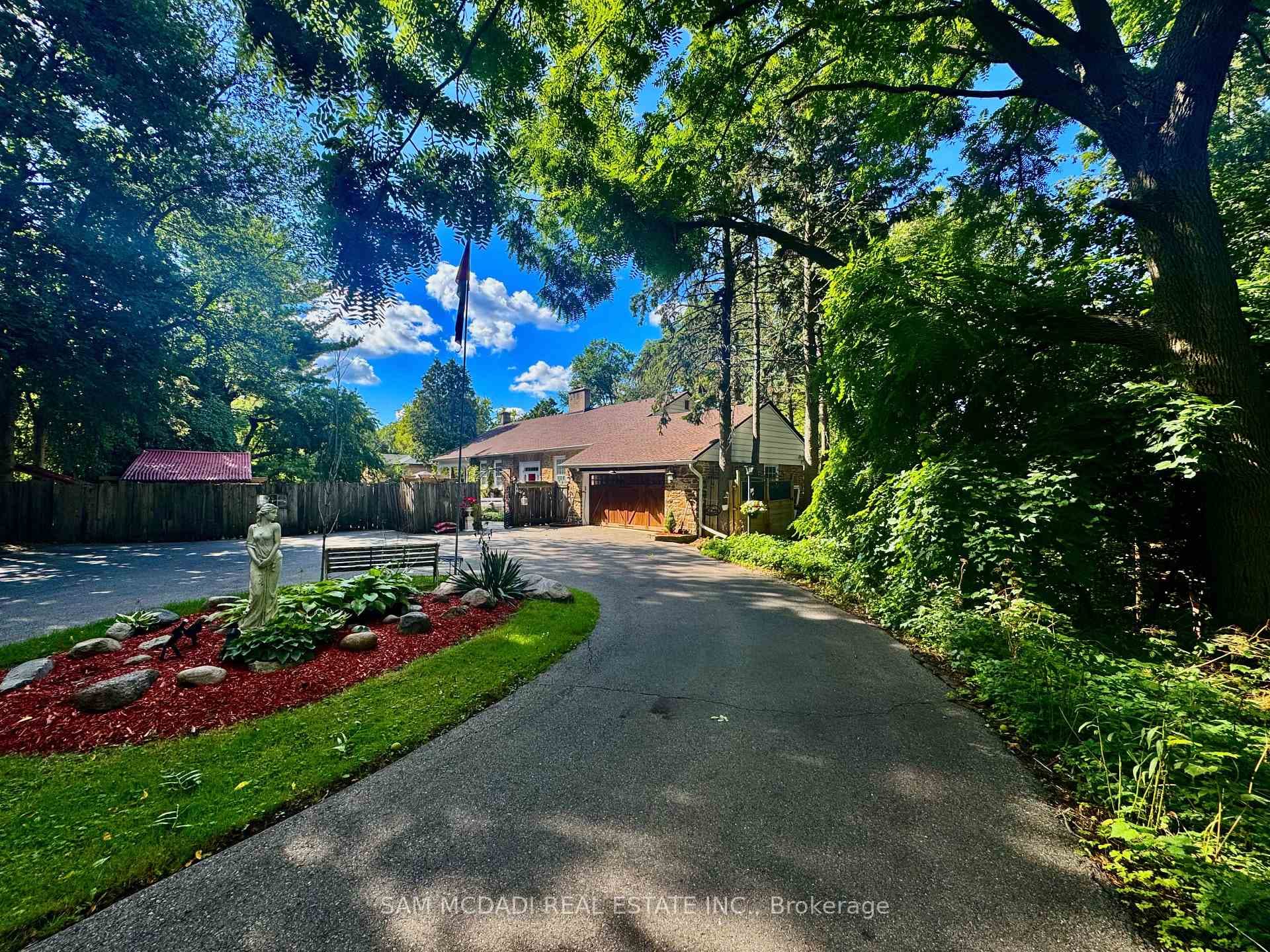 85 Yorkleigh Avenue photo 36