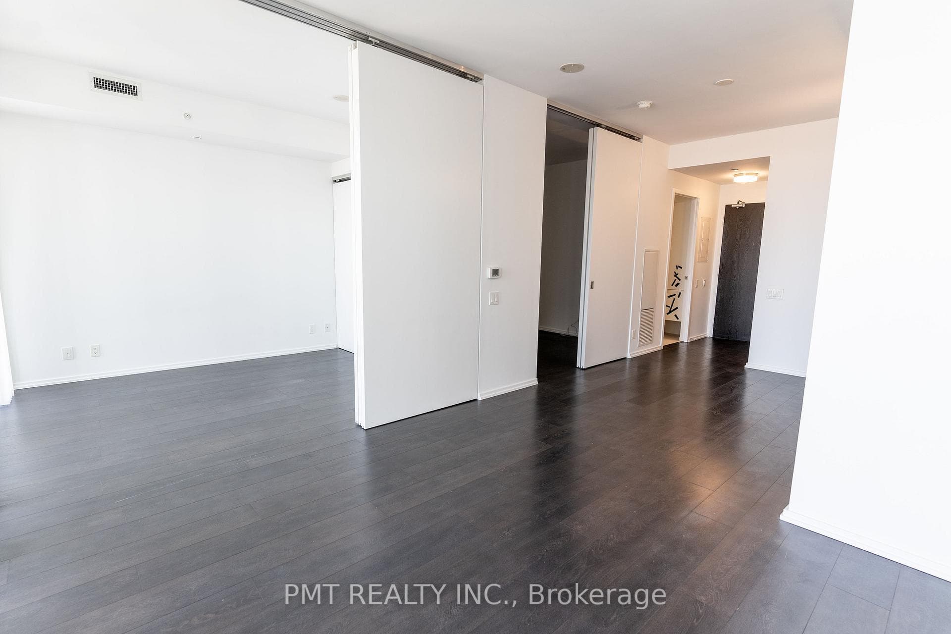 125 Peter Street Unit 1403 photo 5