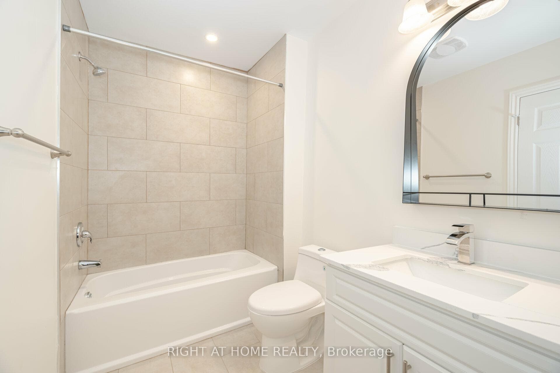 163 Bruce Street photo 22