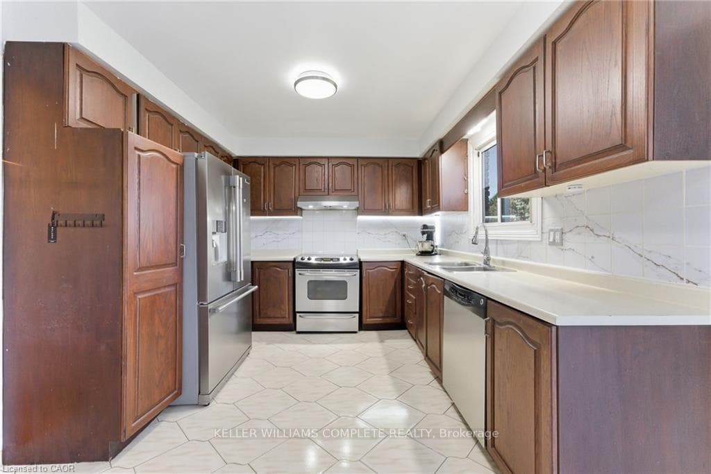 2 MORNINGSTAR Court photo 11