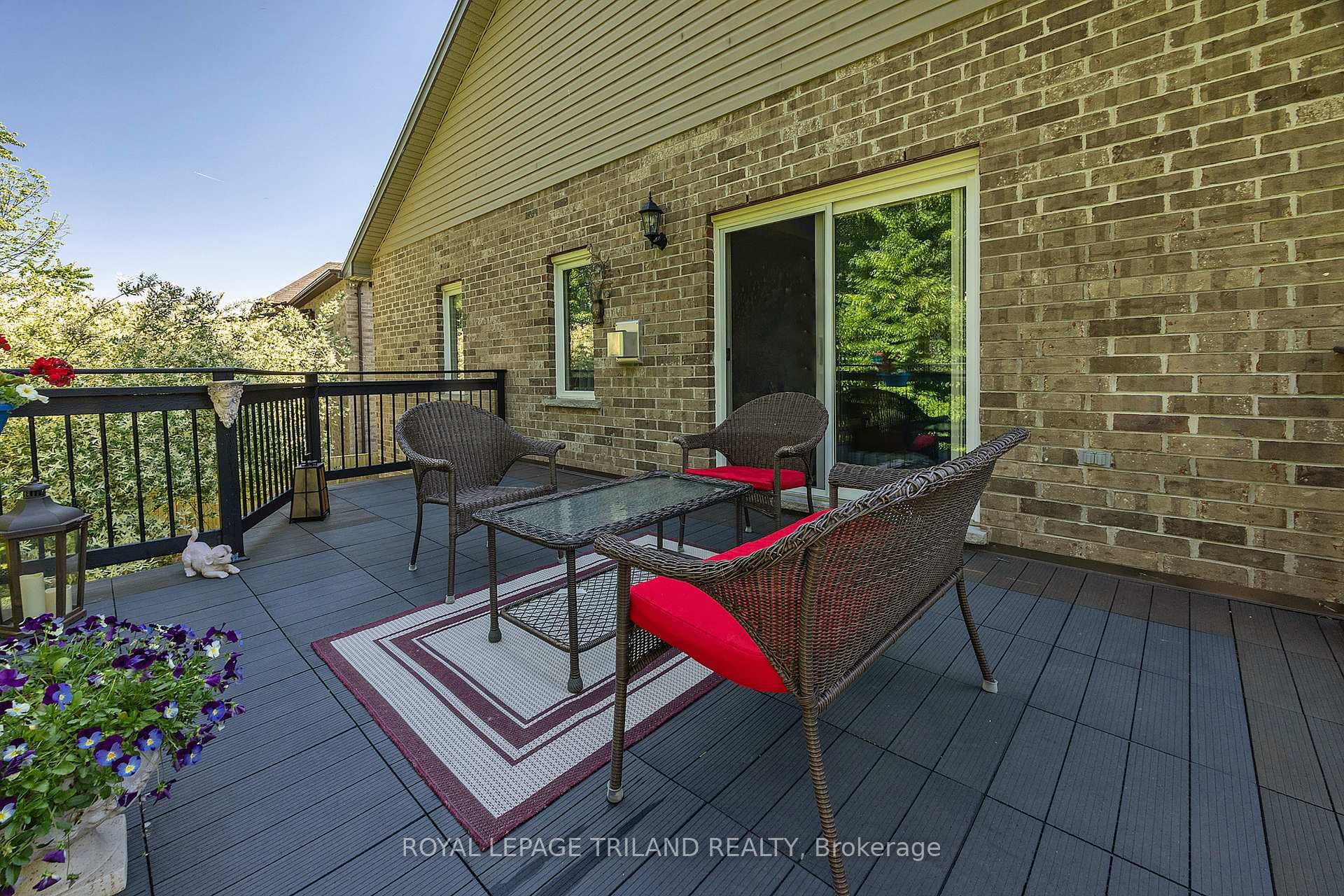 1062 Moy Crescent photo 19