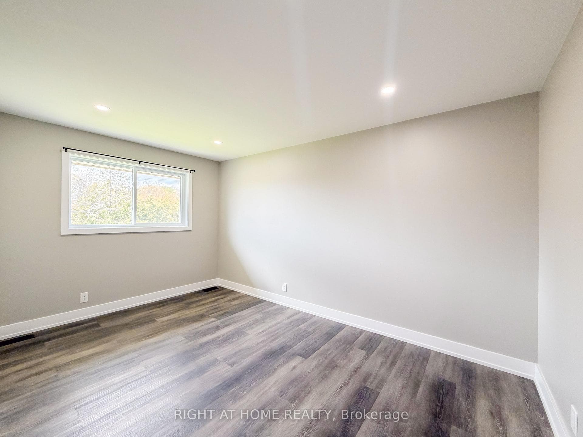 298 Dover Street Unit Upper photo 10