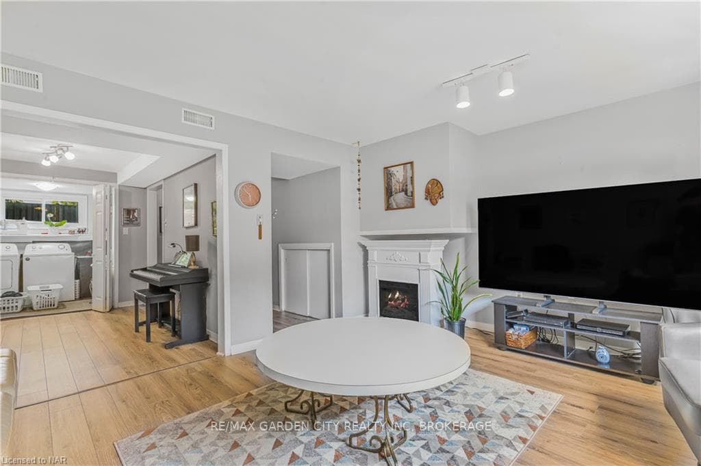 18 ENDICOTT Terrace photo 27