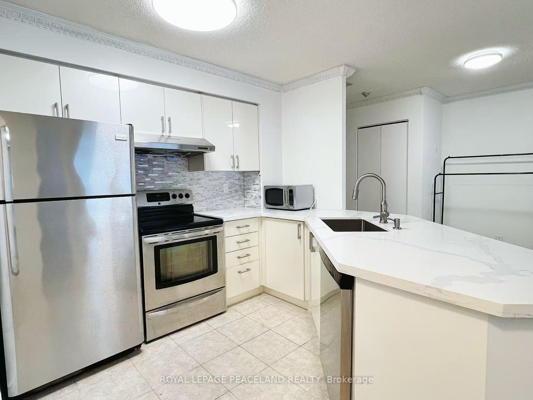 25 Grenville Street Unit 502 photo 9