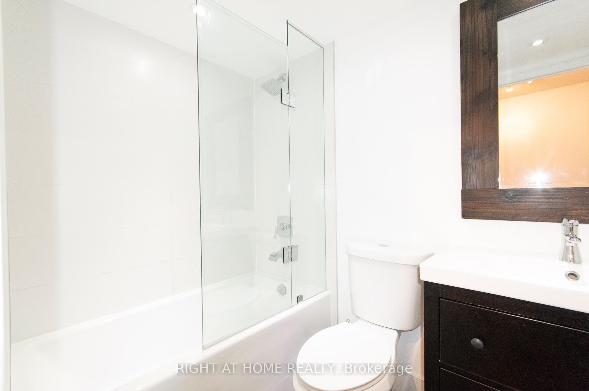 70 Douro Street Unit 269 photo 12