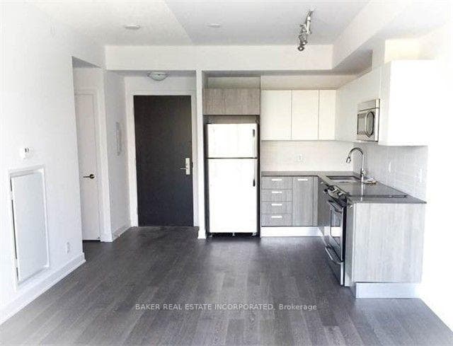 1815 Yonge Street Unit 703 photo 2