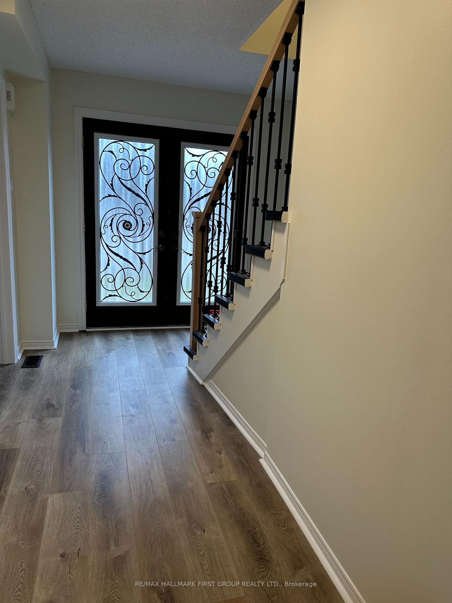 53 Strathmanor Drive photo 2