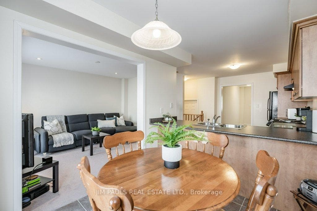11 Newport Crescent photo 18
