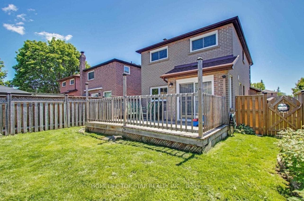 32 Millington Crescent photo 1