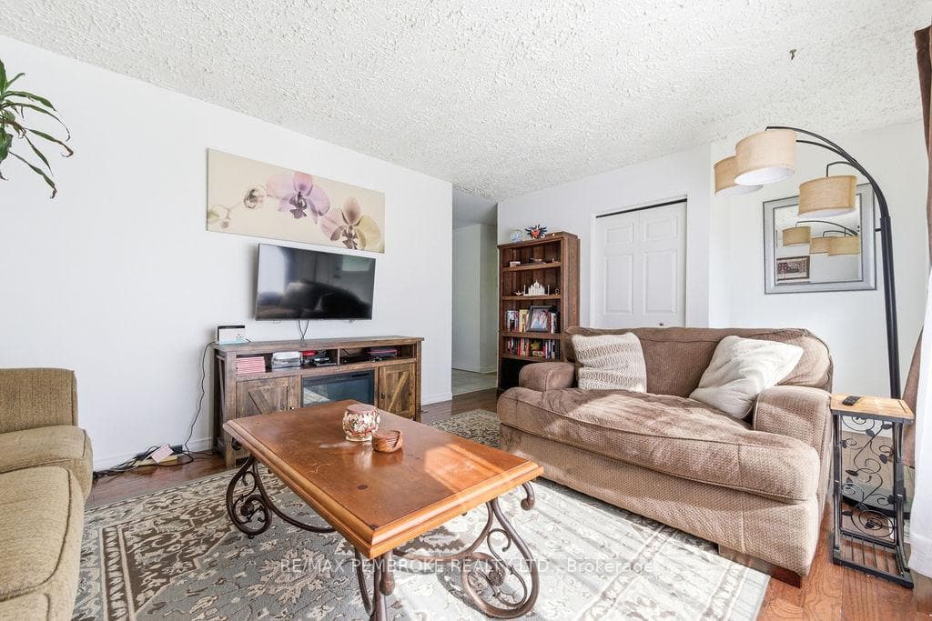 36 Selkirk Street photo 6