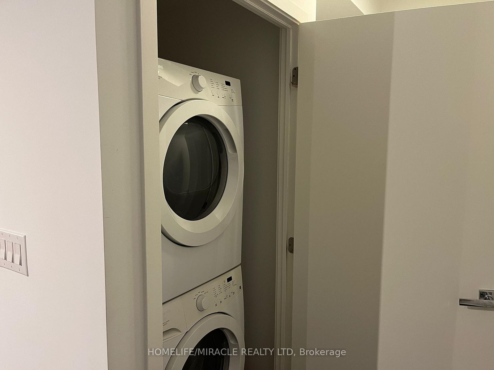 21 Widmer Street Unit 1310 photo 9