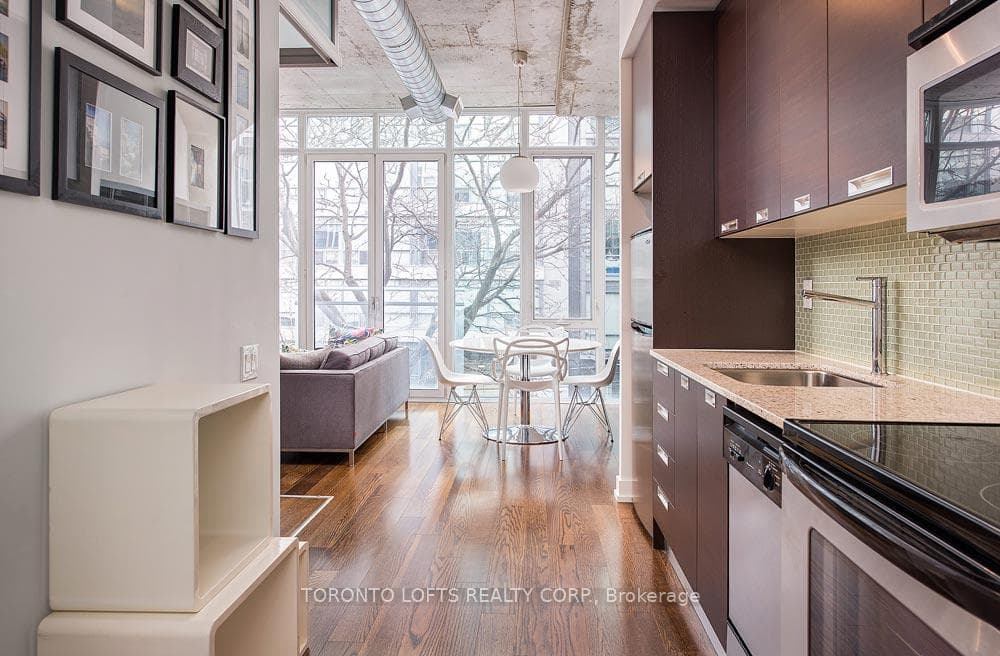 20 Stewart Street Unit 302 photo 8