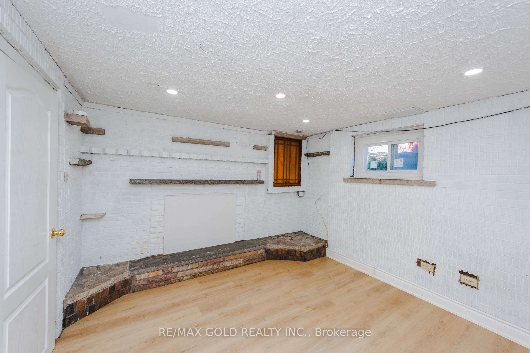 7521 Rockhill Road photo 32
