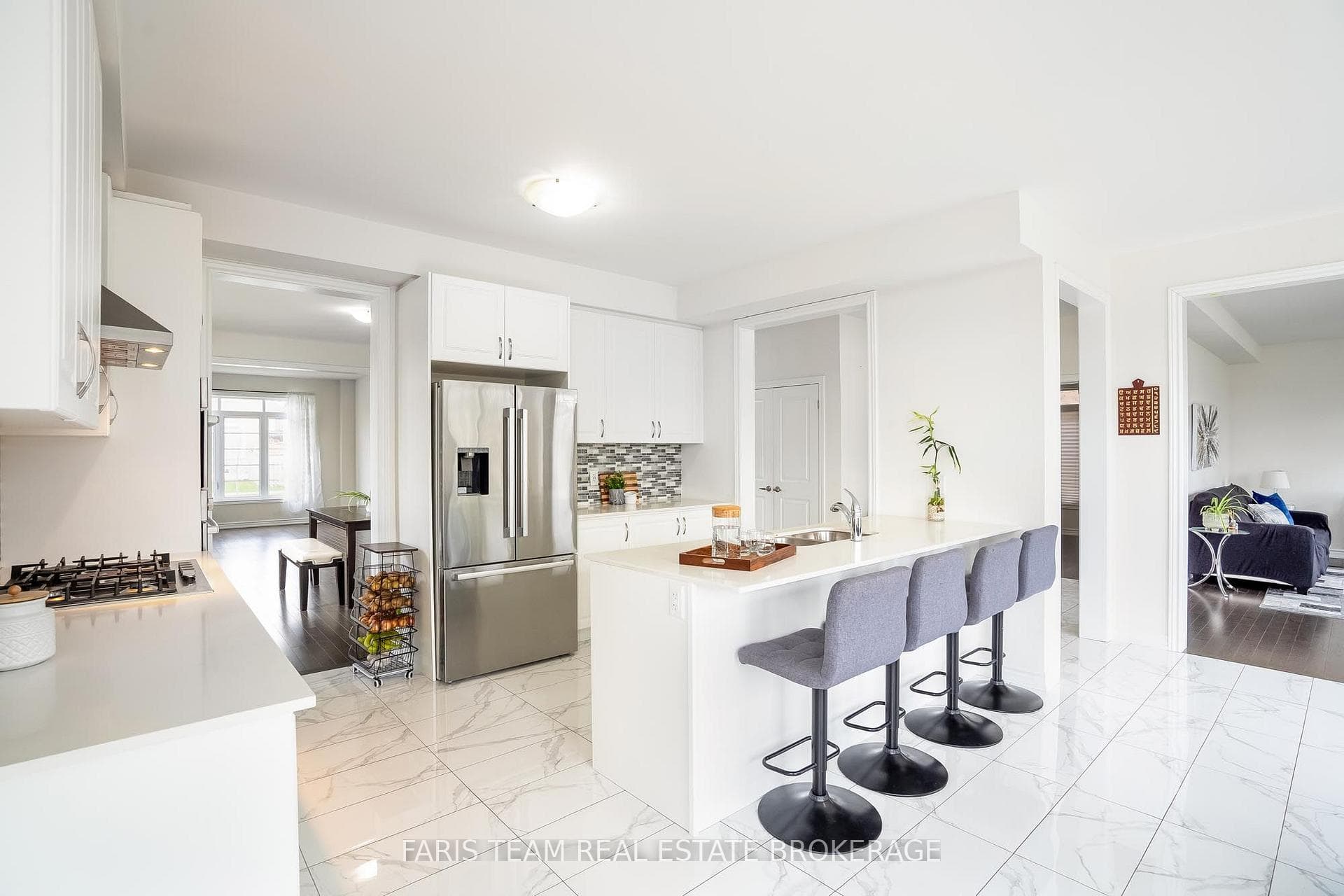 2263 Lozenby Street photo 6