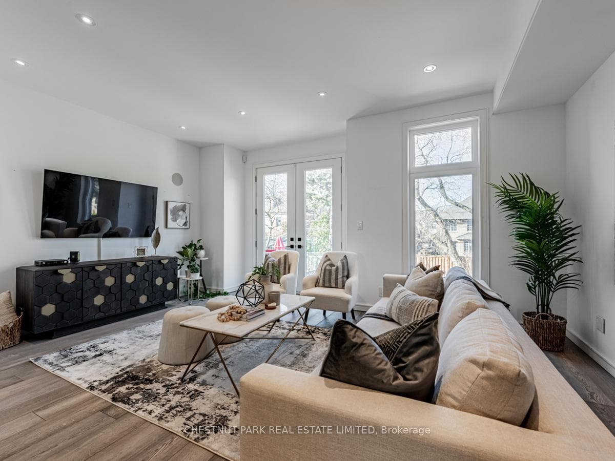 206 Craighurst Avenue photo 11