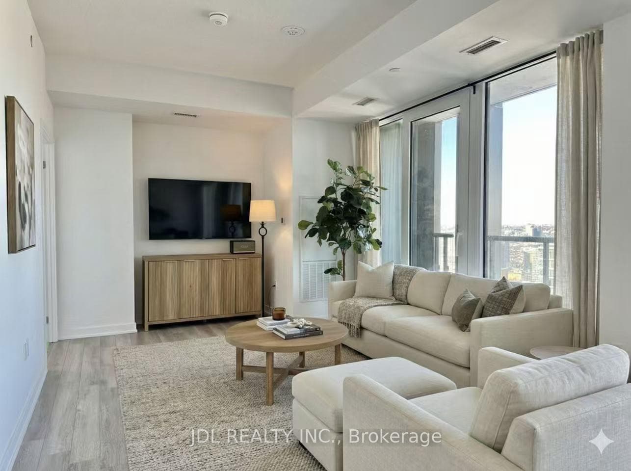 238 Simcoe Street Unit 3709 photo 4