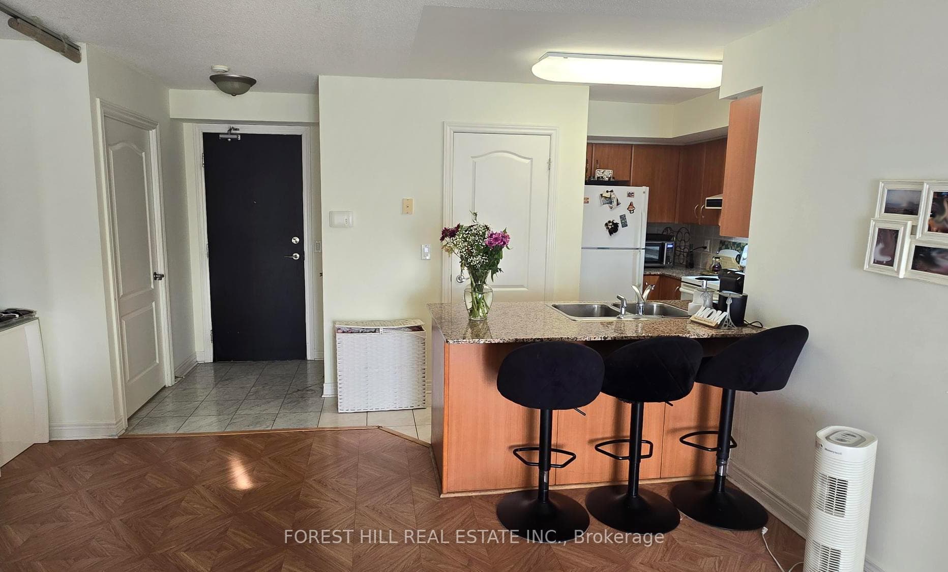 50 Disera Drive Unit 1216 photo 6