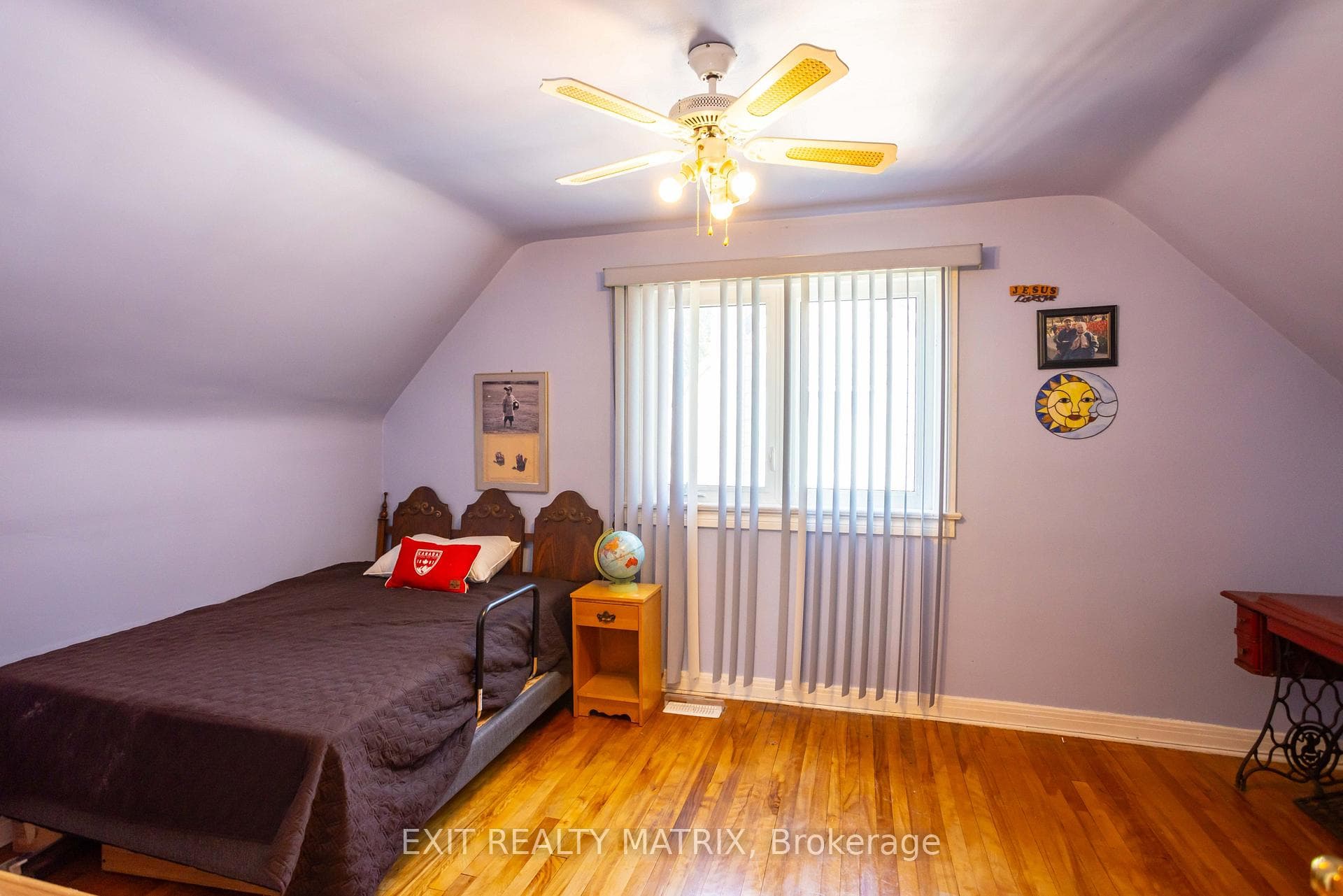 552 Dunbrack Street photo 19