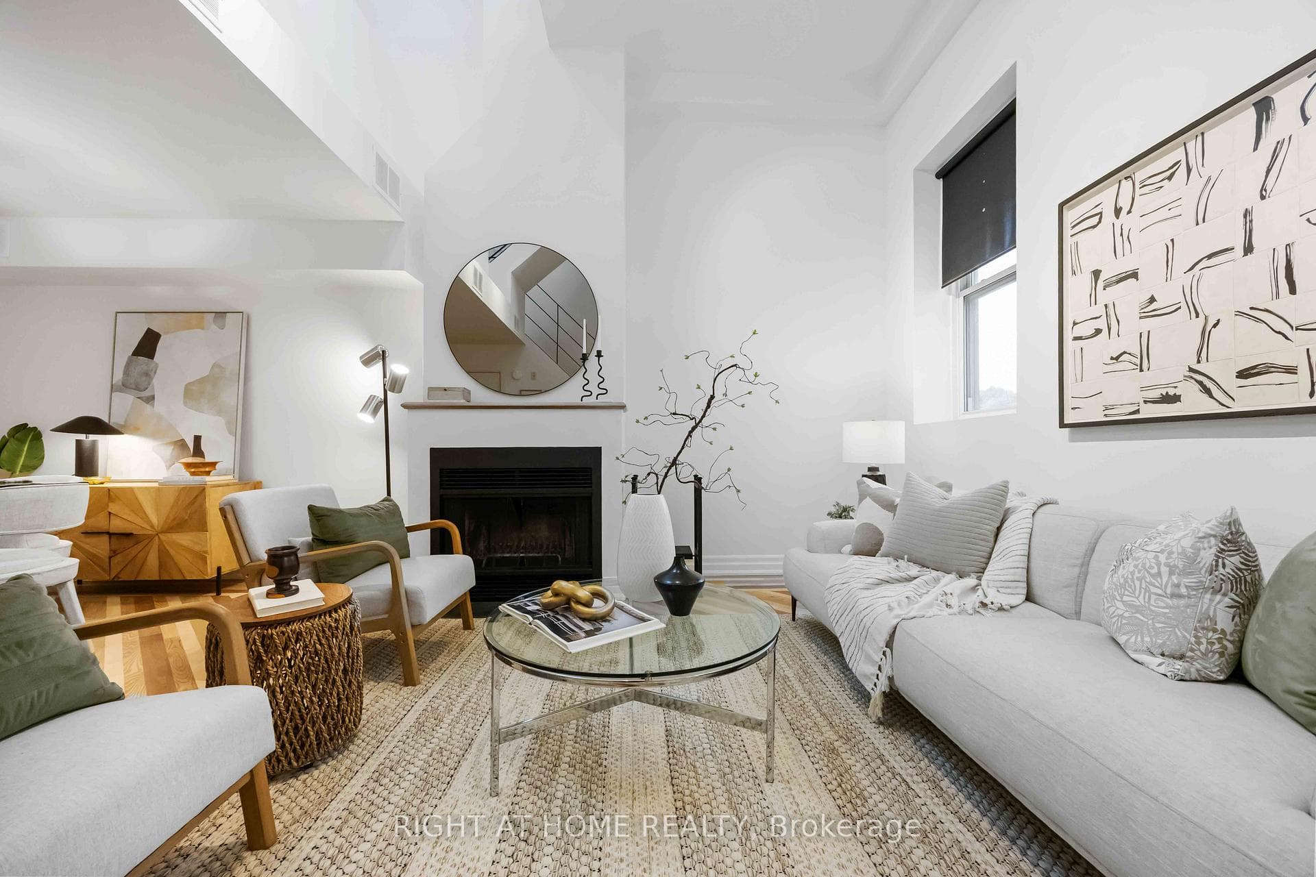 110 Hepbourne Street Unit 202 photo 4