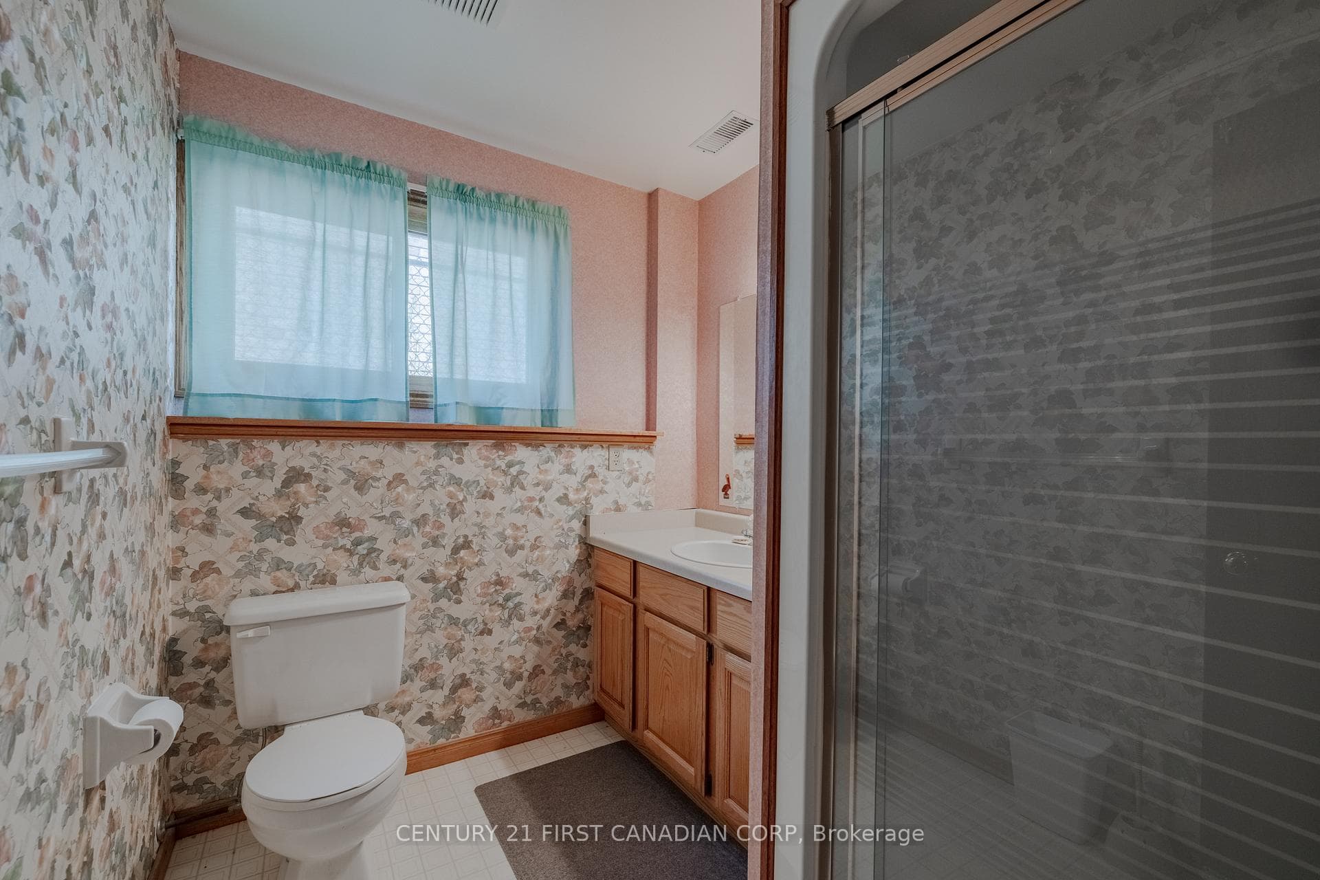 90 Bradley Avenue photo 23