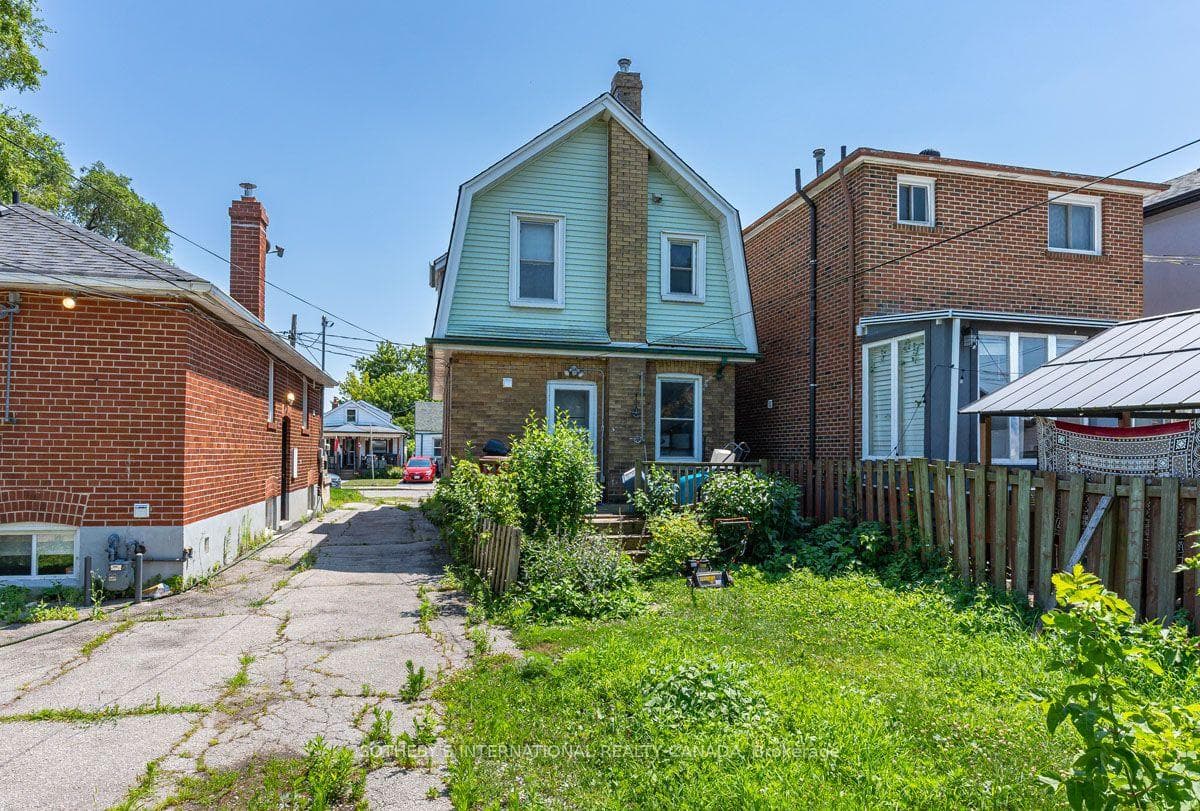 4 Marshall Boulevard photo 5