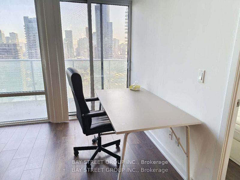 501 Yonge Street Unit 2811 photo 8