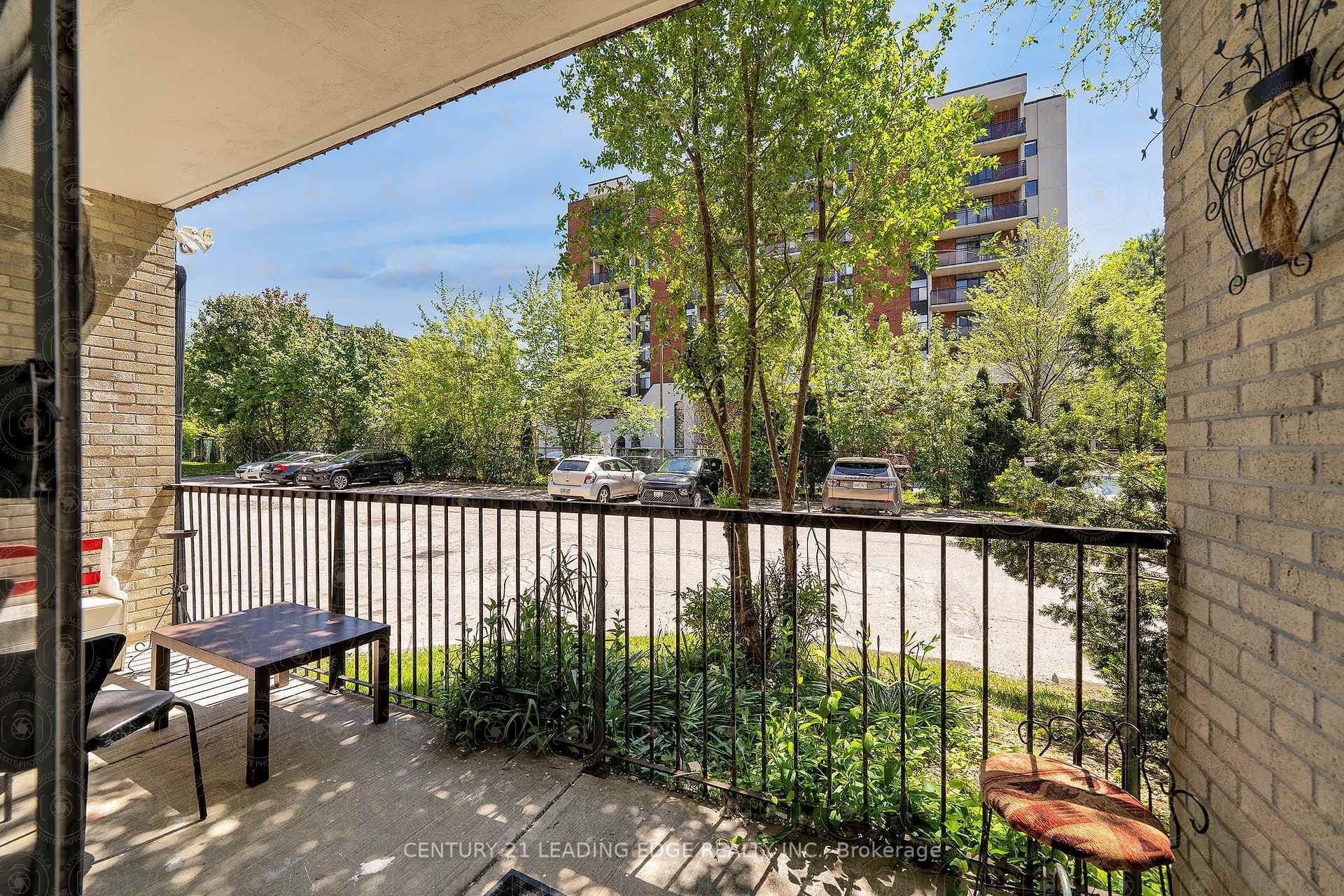 1690 Victoria Park Avenue Unit 102 photo 29