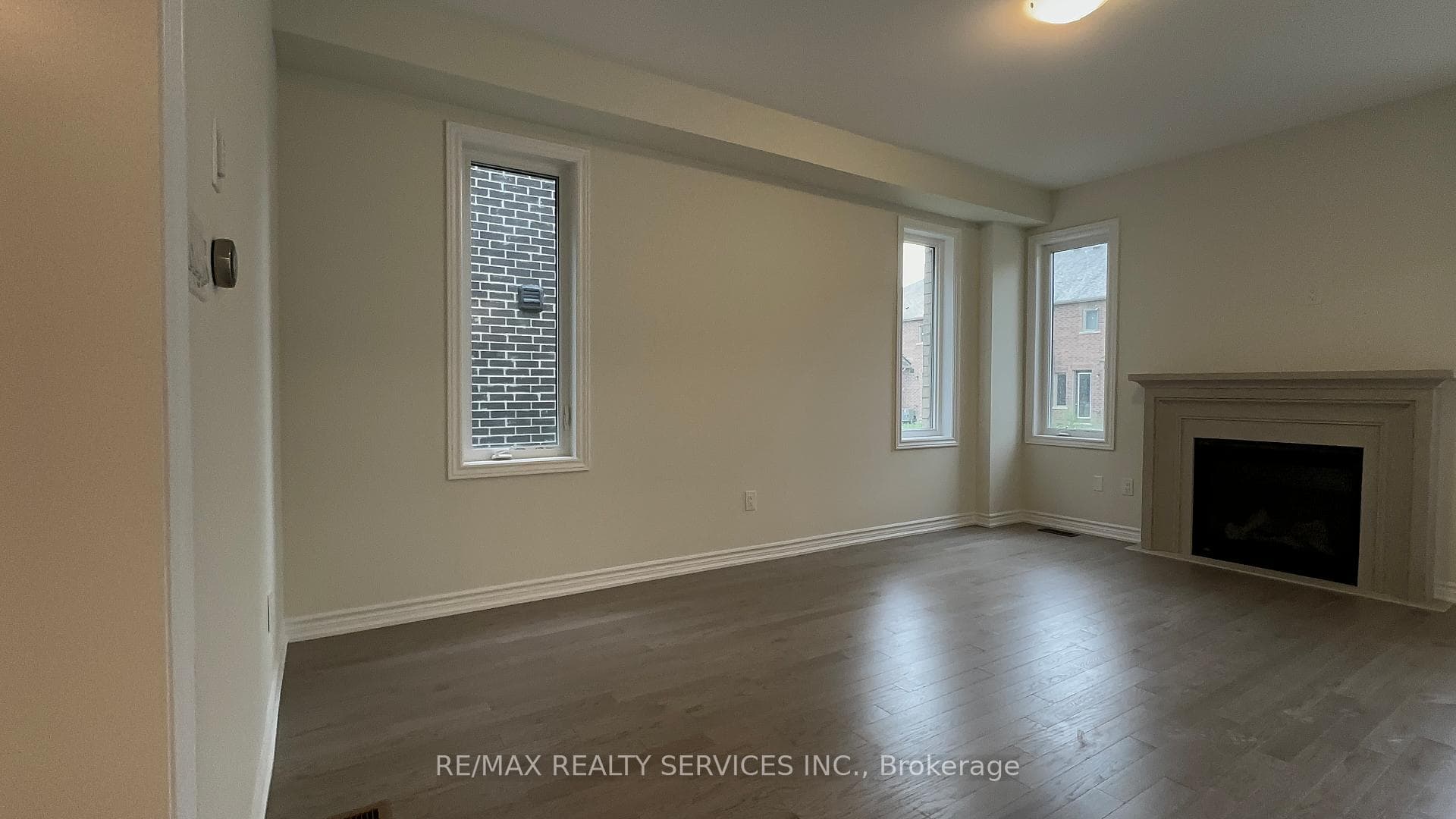 10 Molnar Crescent photo 10