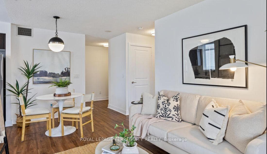 105 Harrison Garden Boulevard Unit 1004 photo 5
