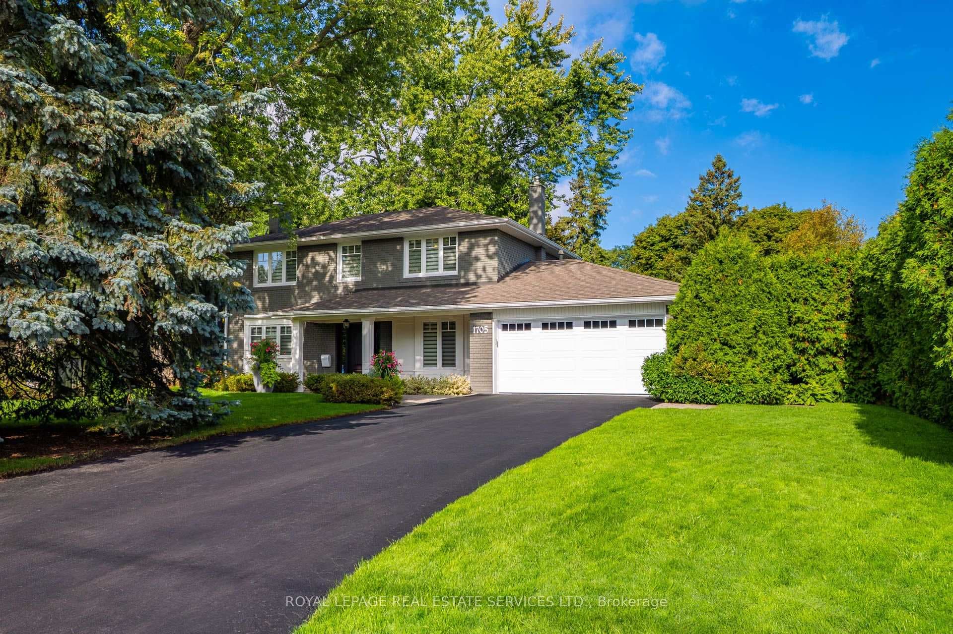 1705 Mazo Crescent photo 1