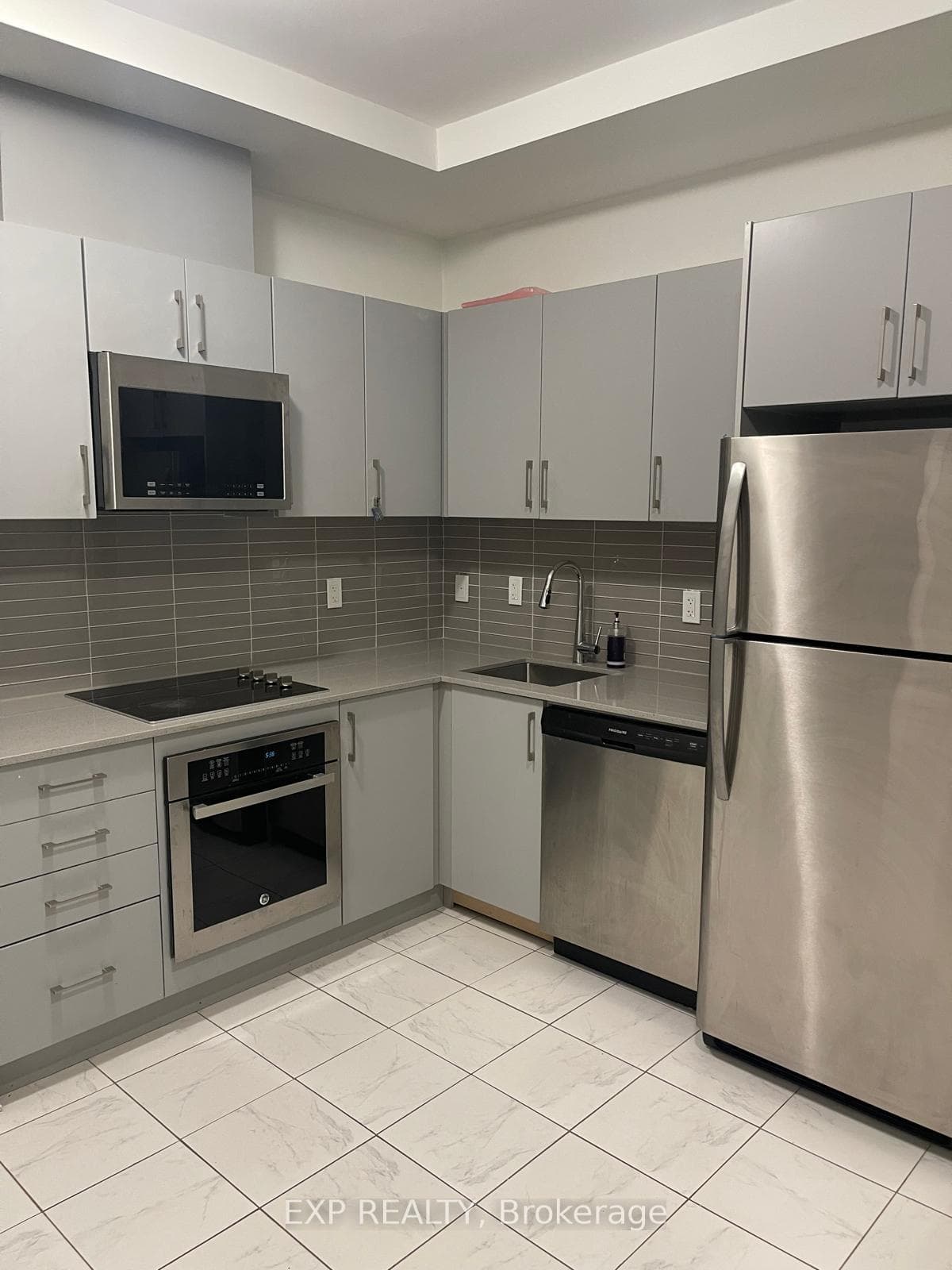 400 The East Mall N/A Unit 308 photo 3