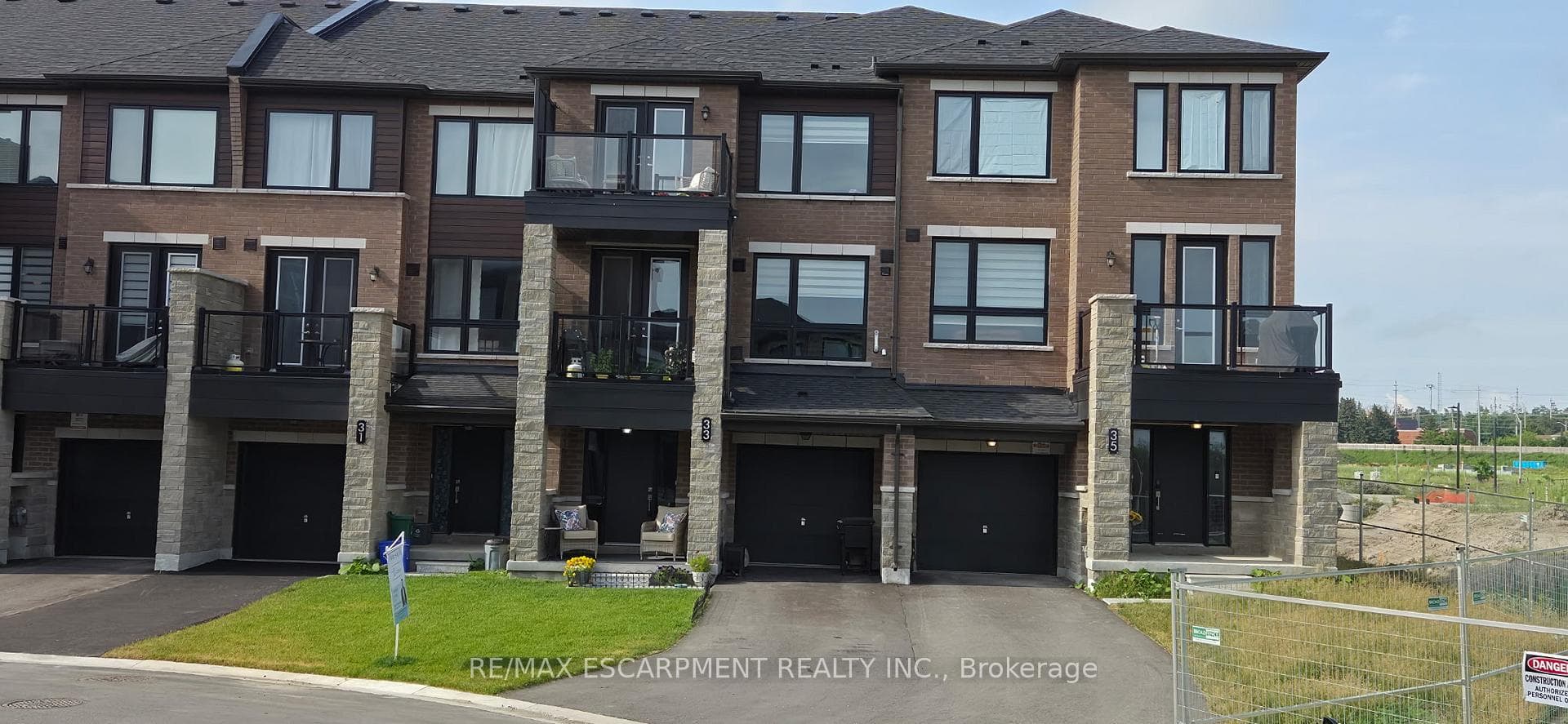 33 Red Maple Lane photo 2