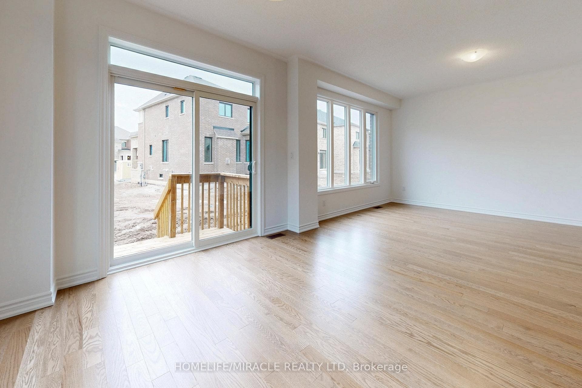 1460 Chamomile Crescent photo 18