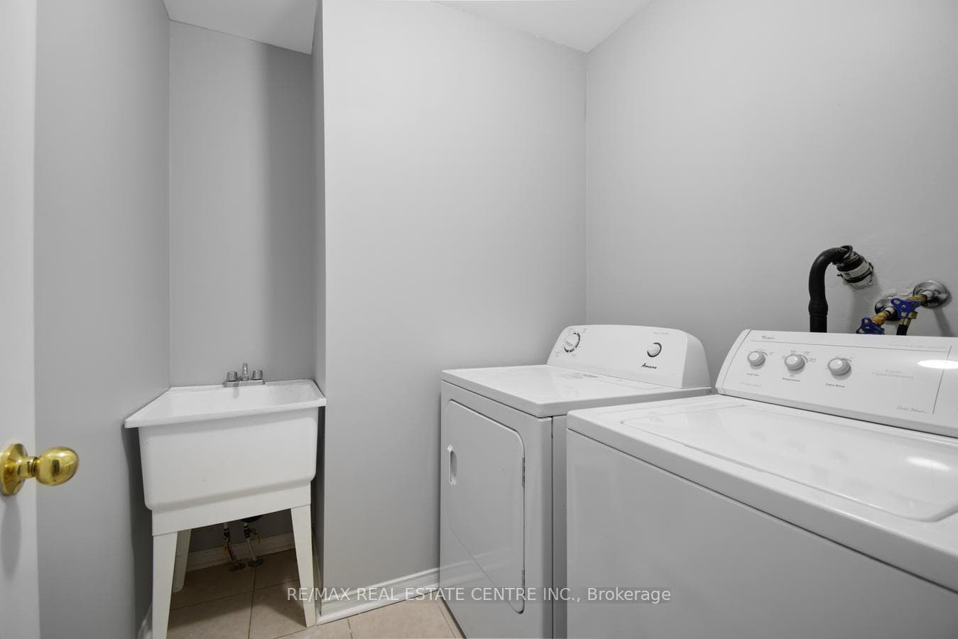 112 Commodore Drive photo 42