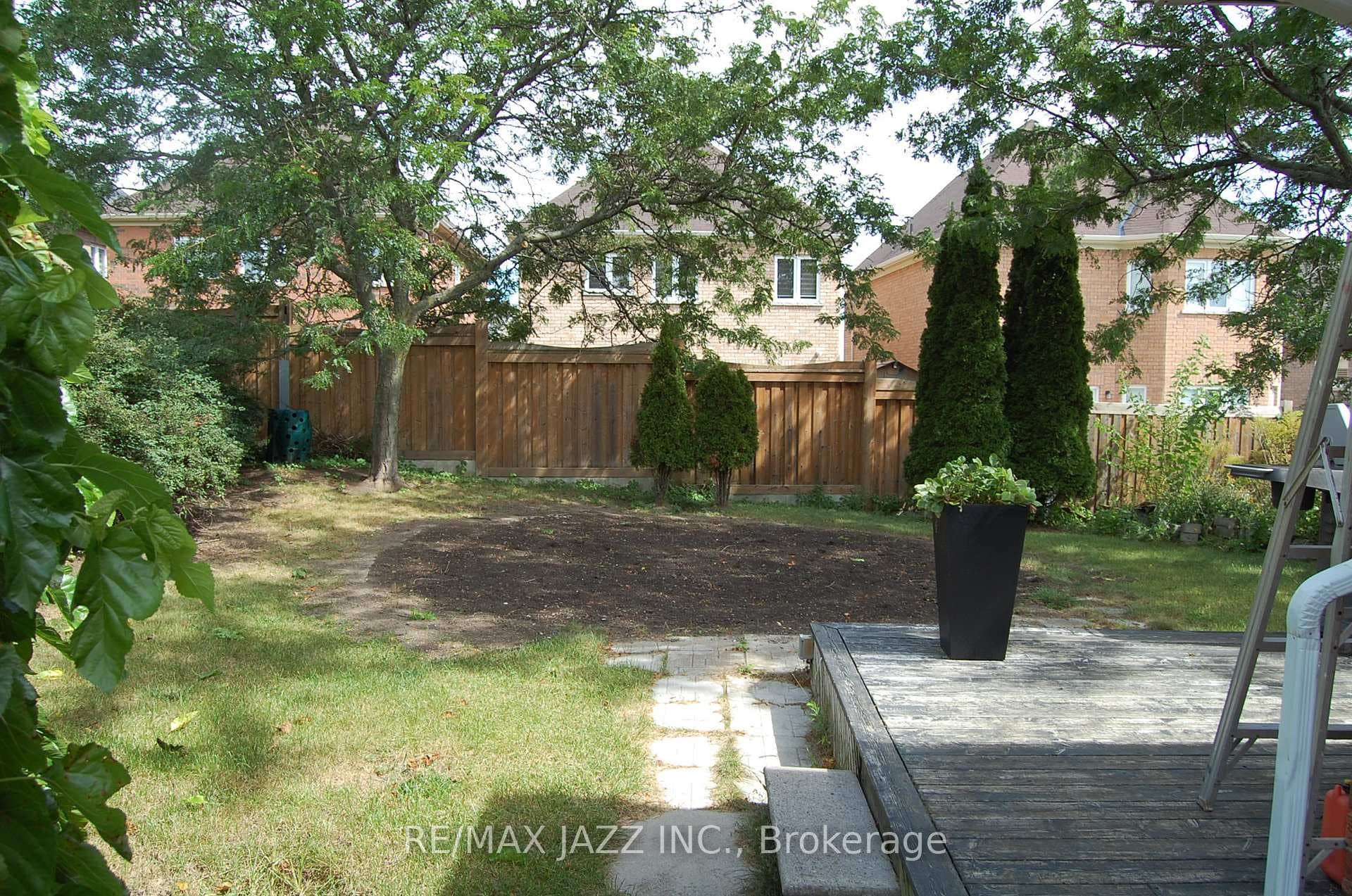 11 Campling Court photo 3