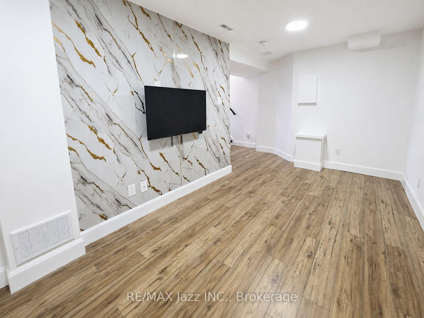 9 Maconnachie Place Unit Lower photo 8