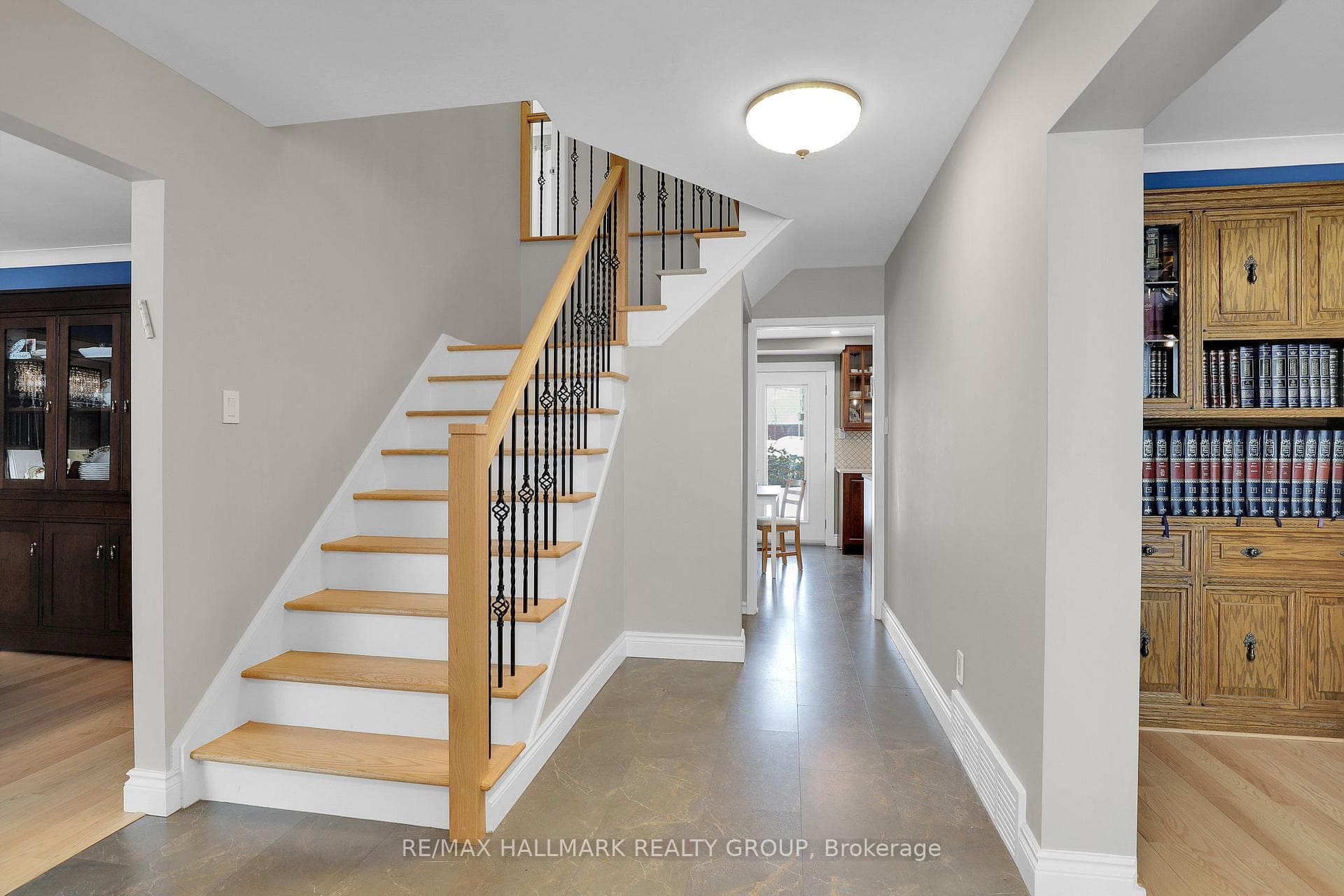 1712 Playfair Drive photo 6