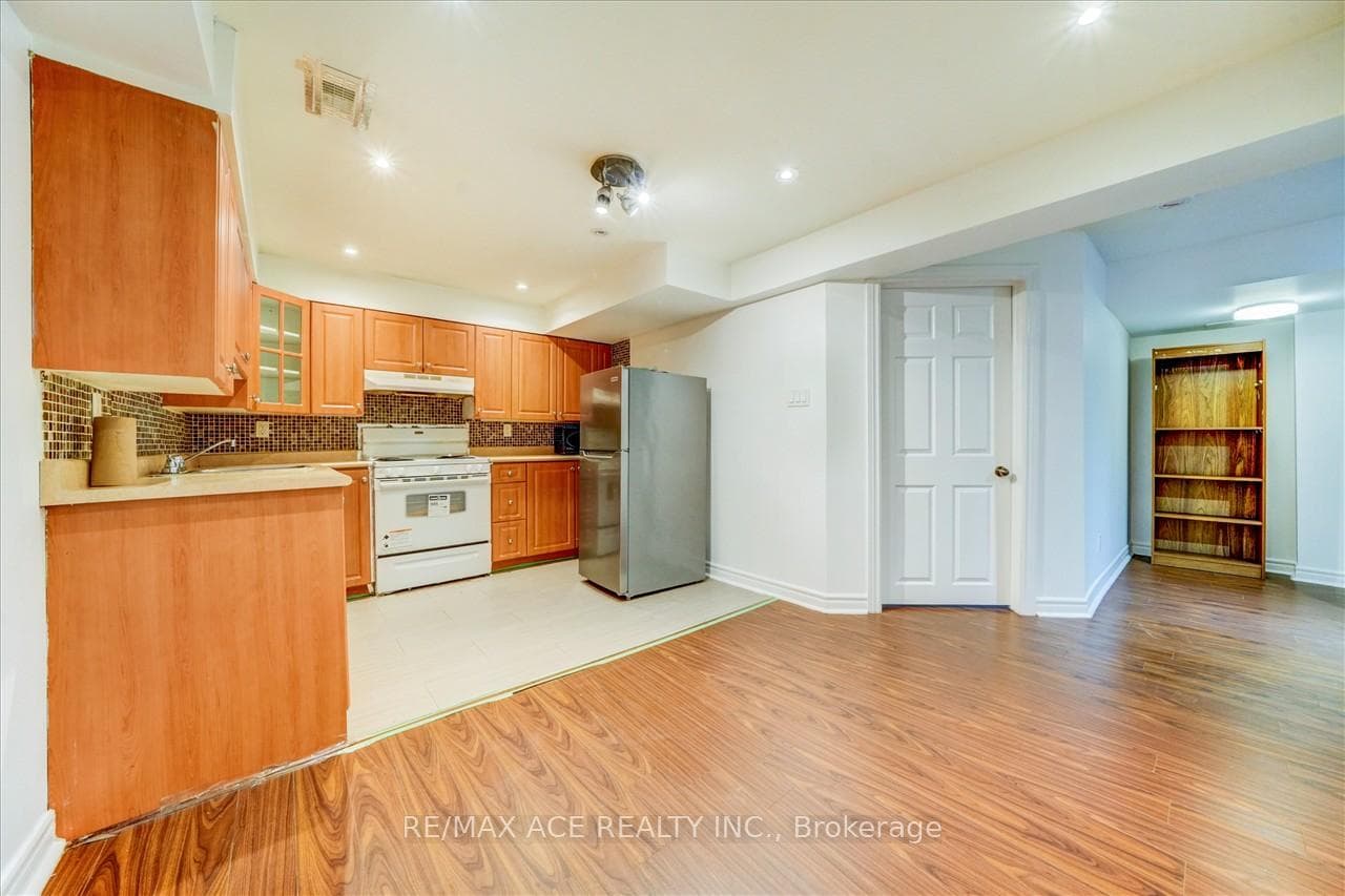 170 Seasons Drive photo 30