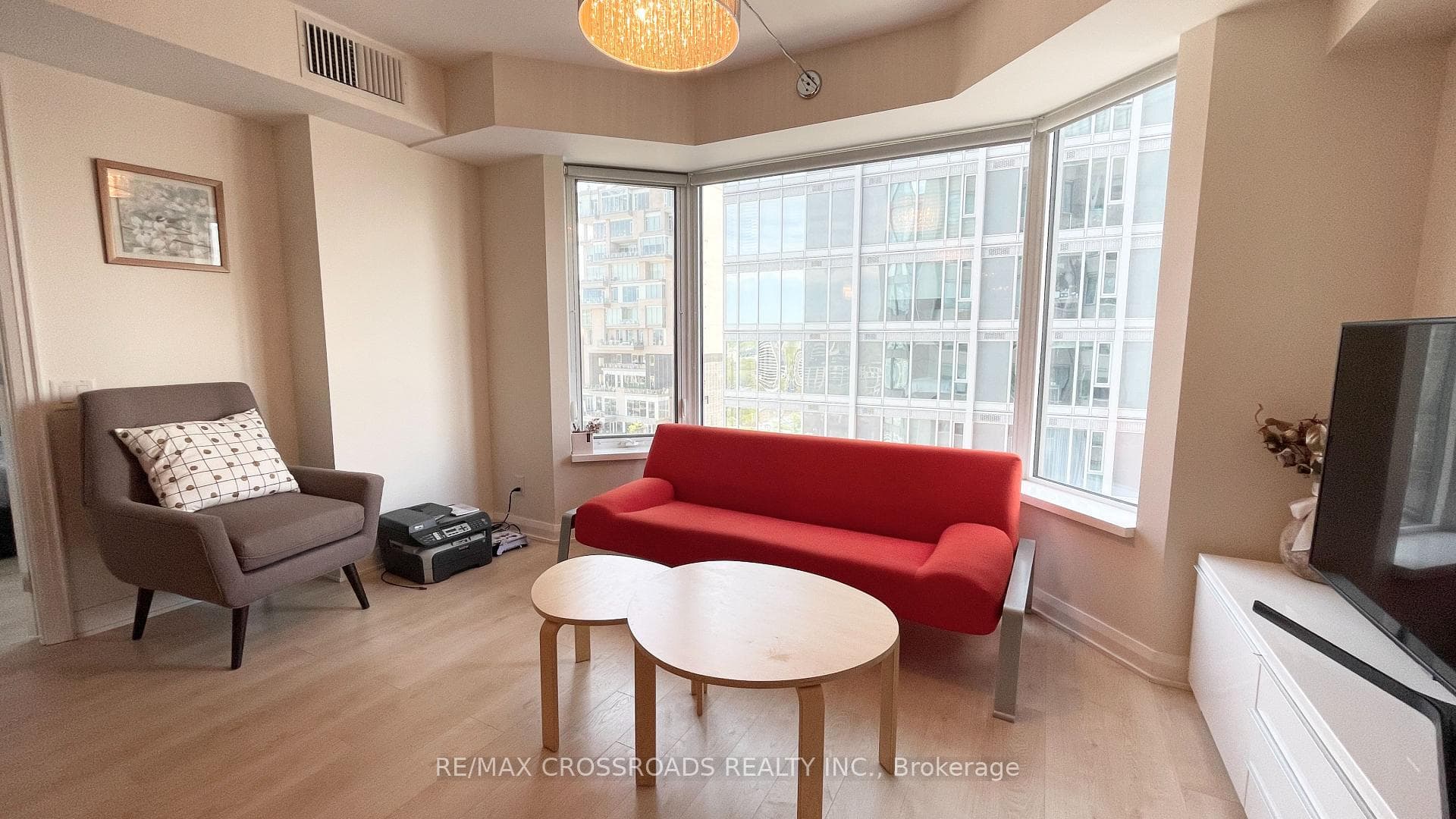 155 Yorkville Avenue Unit 2108 photo 4