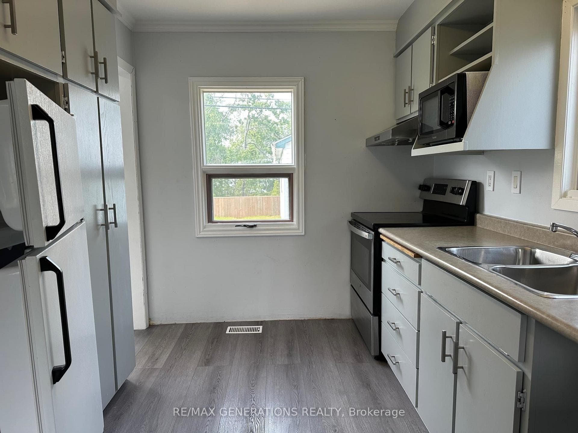 18 Elizabeth Avenue photo 6